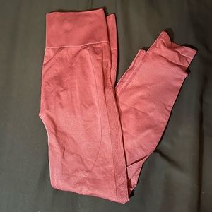 2 Scrunch Butt Leggings